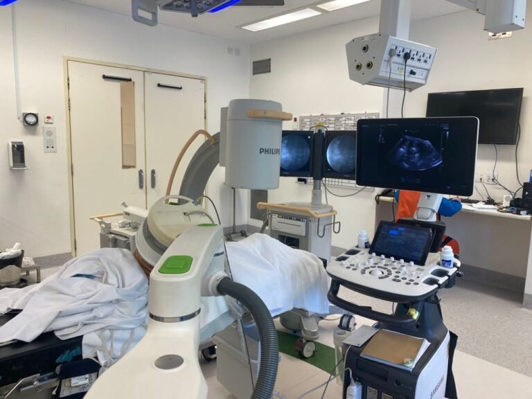 ESWL equipment used during kidney stone treatment