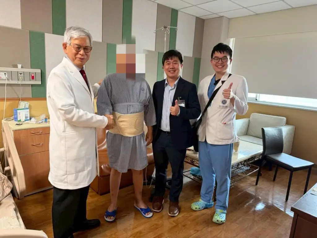 Dr Roger Anthony Idi with Professor Yen-Chuan Ou during an international clinical attachment in robotic prostatectomy at Tung’s Taichung MetroHarbor Hospital, Taiwan.